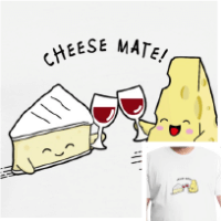 Tee-shirt personnalisé apéro : petits personnages fromages qui trinquent avec du vin rouge.